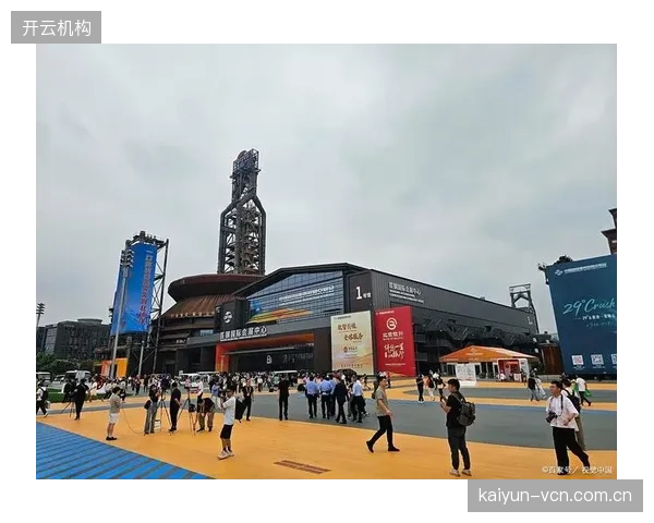 华熙LIVE·五棵松的数字化实践：施耐德电气EcoStruxure如何接入超过5000个数据点以应对高密度赛演的瞬时能耗冲击